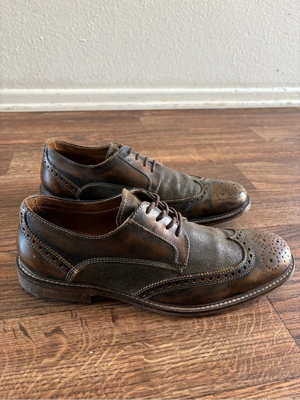 John Varvatos College Distressed Leather Wingtip Derby Oxfords 9.5